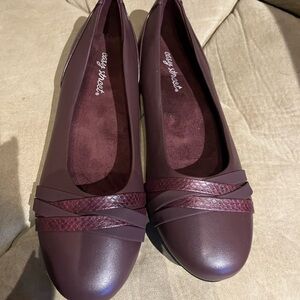 Easy Street Women's Plum Loafers